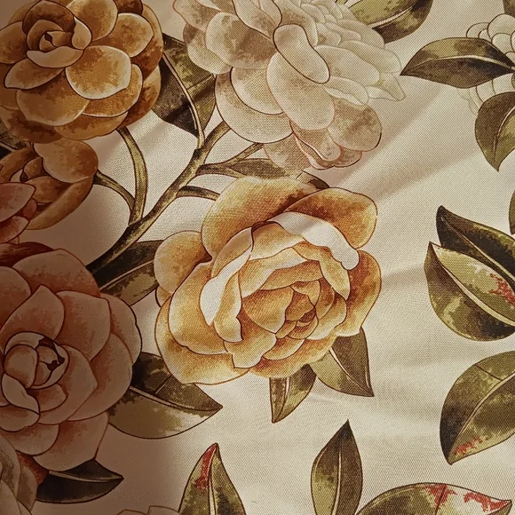 CHANEL VINTAGE 100% Silk logo Camellia Auth 34" x 35" Scarf Hand-rolled Hem - Picture 11 of 16